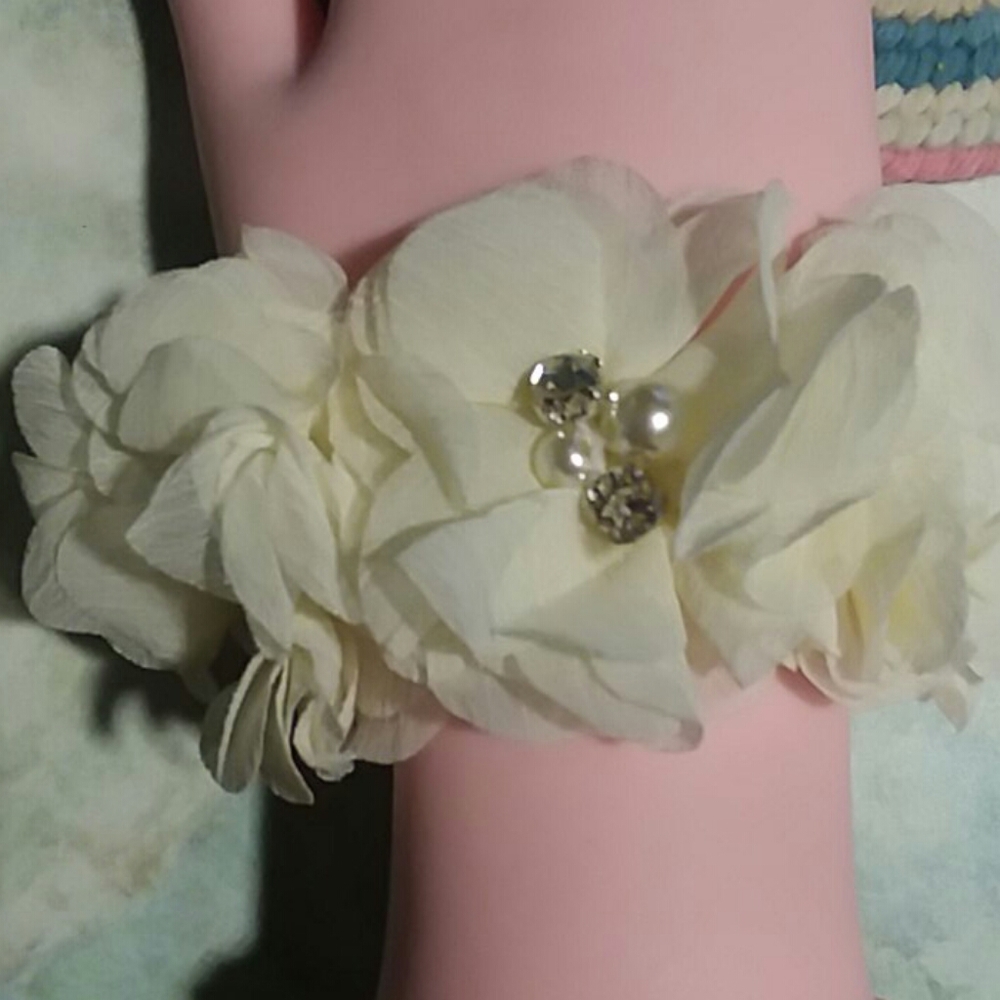 Flower Girl Rhinestone Pearls Ribbon Set - Picture 7 of 9